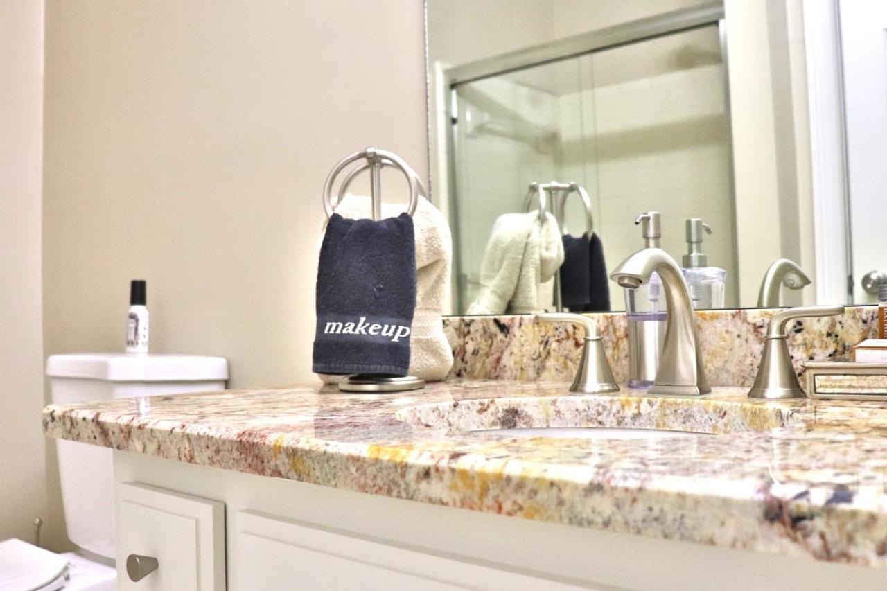 Pleasanton Courtyard Bed And Breakfast 페이엇빌 외부 사진