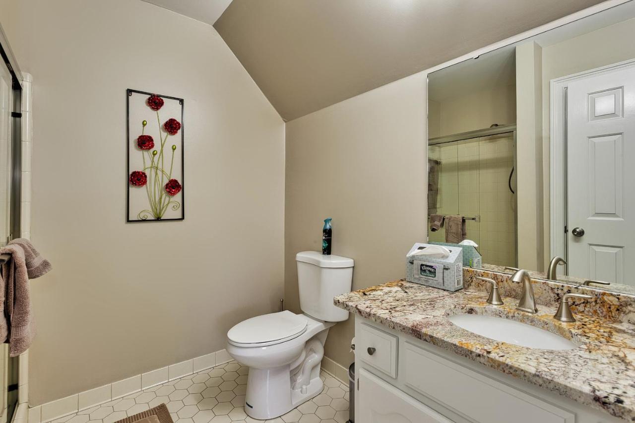 Pleasanton Courtyard Bed And Breakfast 페이엇빌 외부 사진