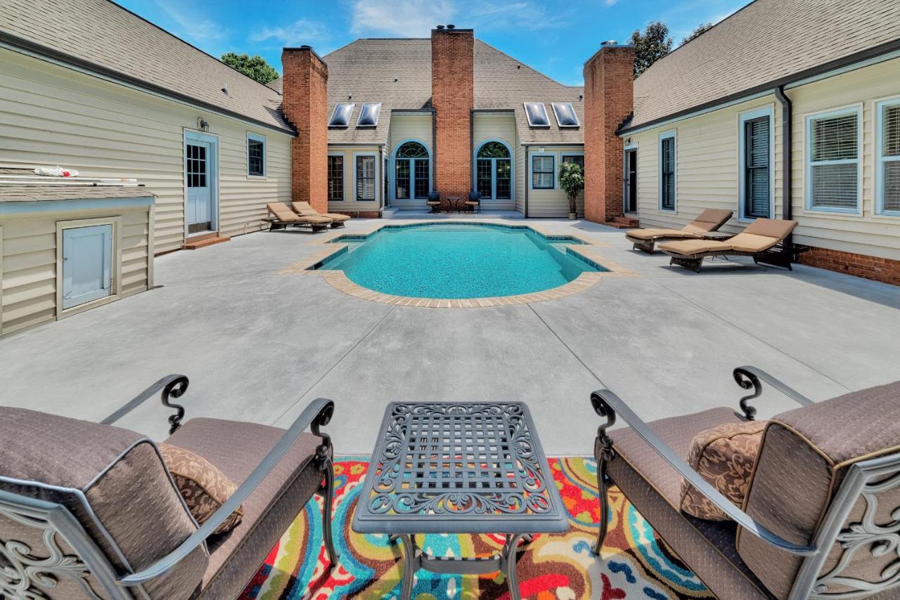 Pleasanton Courtyard Bed And Breakfast 페이엇빌 외부 사진