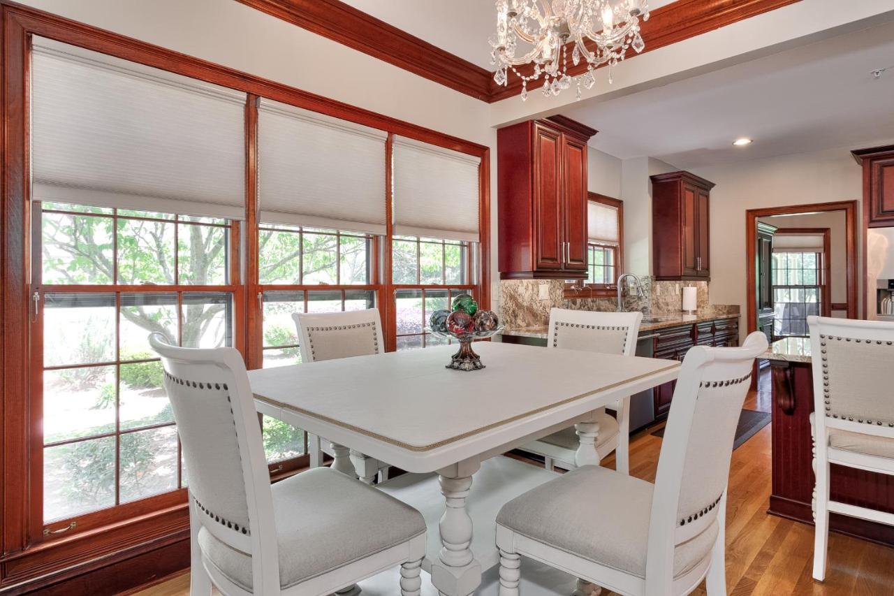 Pleasanton Courtyard Bed And Breakfast 페이엇빌 외부 사진